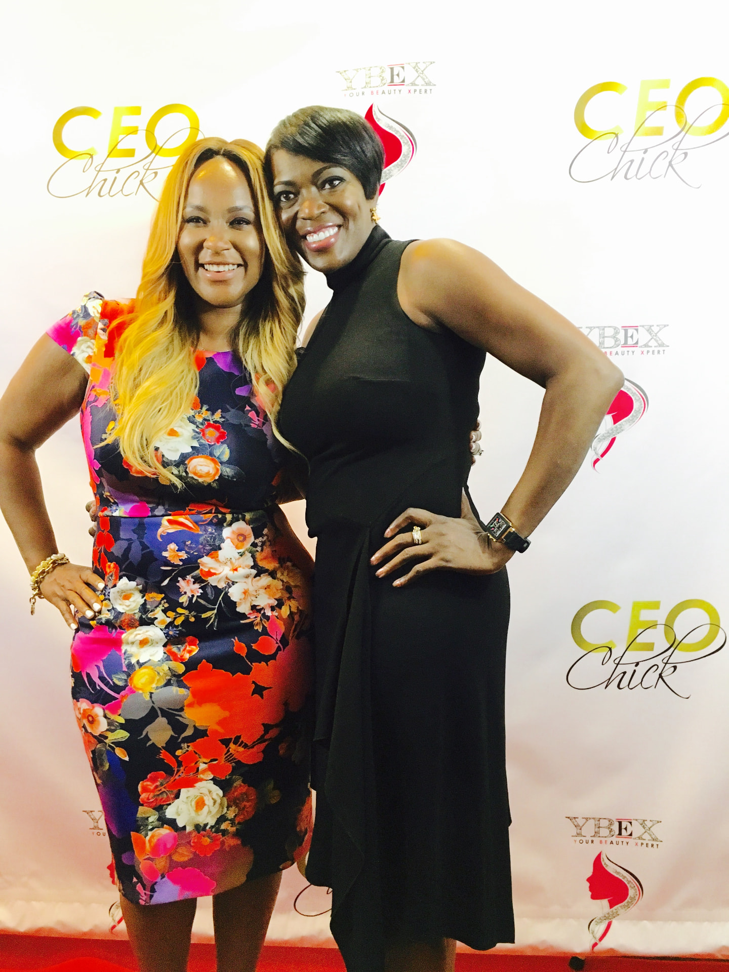 Tina J. Wheeler con Coleen Otero en el evento de empoderamiento y negocios CEO Chick.